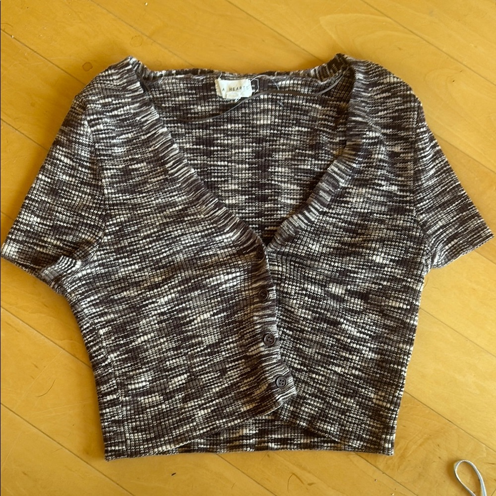 La Hearts Brown and White Cropped Button Down Top